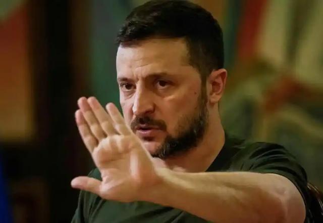 BOB体育官网关于国王杯集结日再迎强敌，巴黎圣日耳曼更衣室发声，主帅态度——震撼外界，轮换策略成焦点的信息