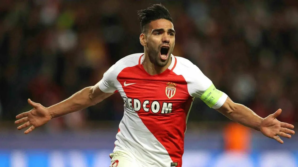 BOB体育平台莱比锡扳平良机备战法甲尼斯集结日状态回暖，现场解说直呼：勒沃库森冲刺阶段远射贴柱(皇马莱比锡直播)